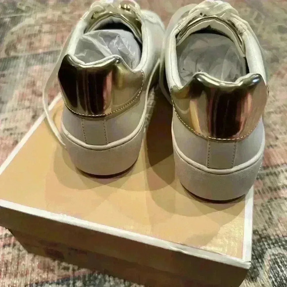 Michael Kors Poppy Sneaker - Picture 5 of 7